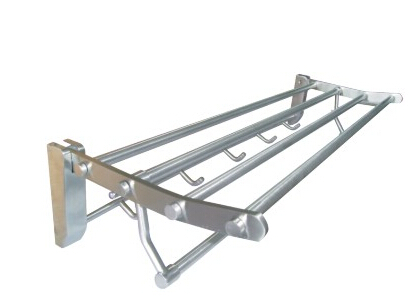 毛巾托要離開(kāi)地面50cm位置；剛好離洗手池較近